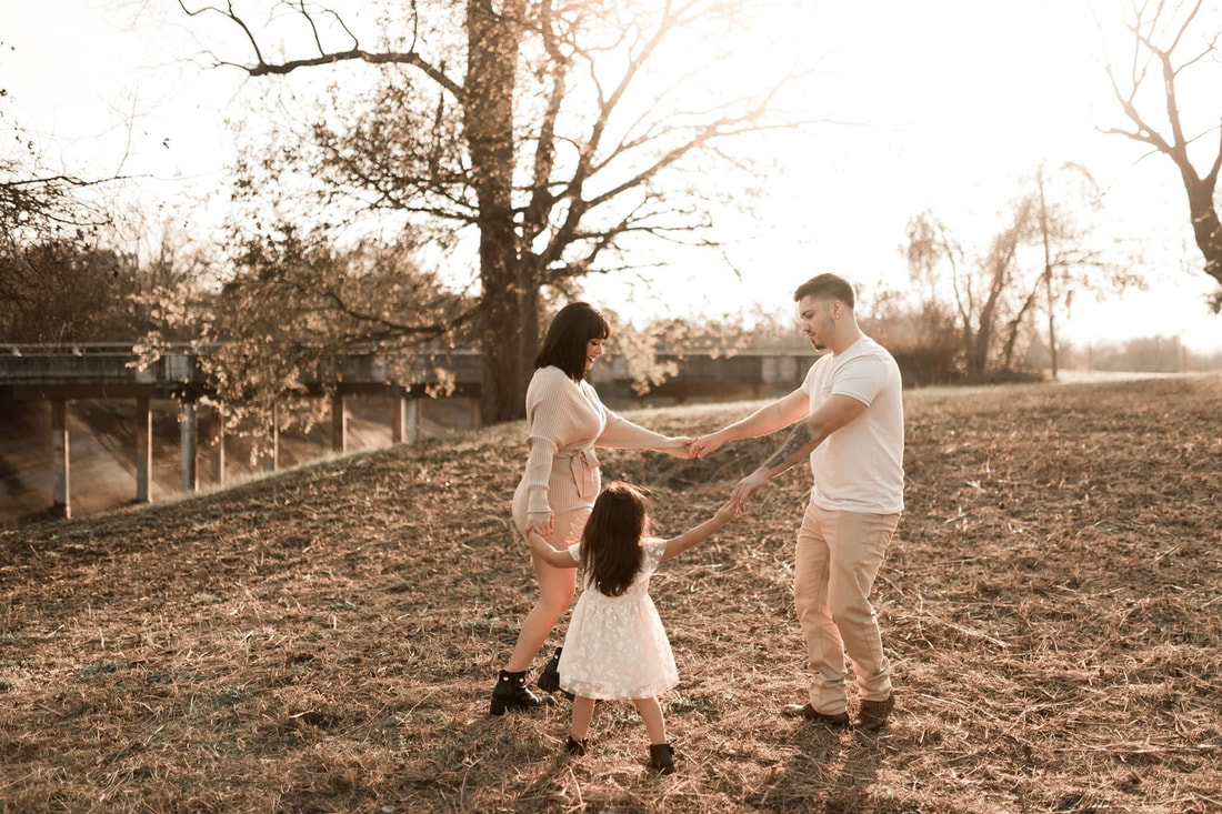 Sekrit Theatre, Downtown Austin, Austin Photographer, Family Session, Maternity Photography